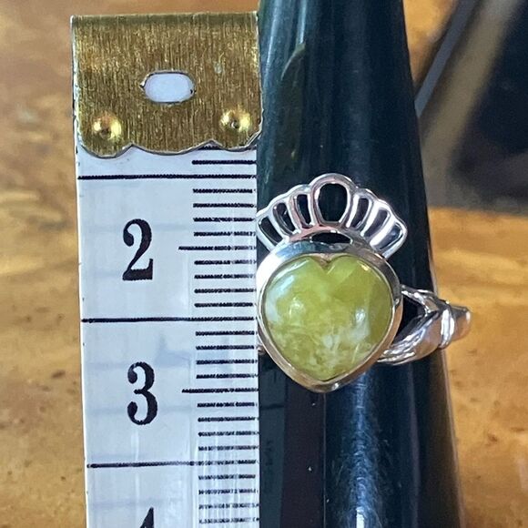 Natural Connemara Marble Sterling Silver Claddagh Ring Size 9 - Picture 7 of 9